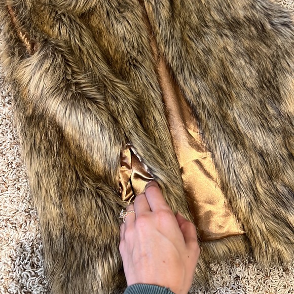 I.N.C. International concepts Furry vest - Picture 4 of 5